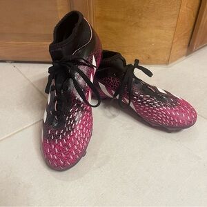 Adidas predator freak 4 clears girls size 4